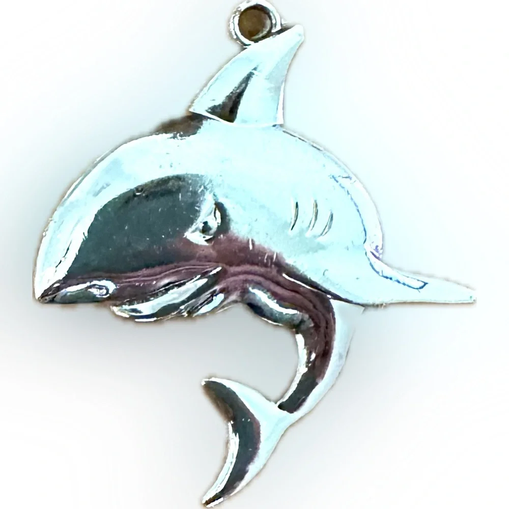 NIZA KIN SHARK PENDANT STAINLESS STEEL 1.5”x 1.5” AQUATIC OCEAN SEA JAWS FISH